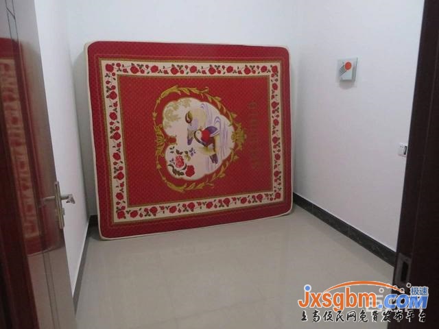 上高銀海超市旁4樓三室家私全配(兩空調兩床)帶柴棚用燃氣