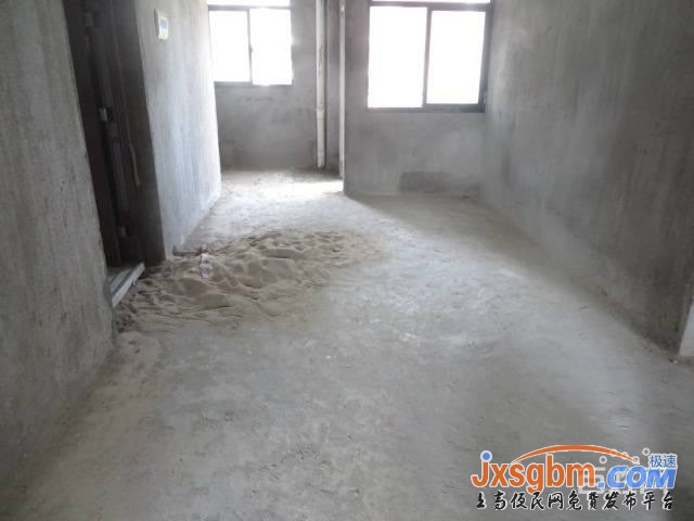 上高世紀豪庭好樓層毛坯三房帶車庫證件滿5年可按揭