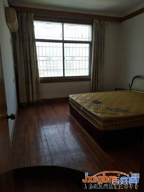 上高富康小區4樓普裝三房家私全配兩空調兩床近二五中