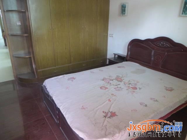 上高四中附近普裝三房邊間地下室6平三證商品房可按揭