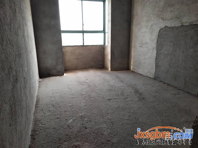 上高沿江小區二樓毛坯三房地下室6平江景房三證可按揭