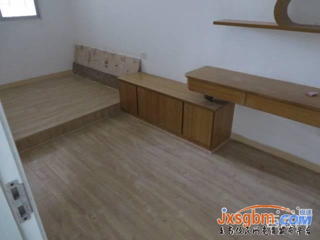 上高蘭家大道5樓清爽裝修三室車庫19平三證可按揭讀書近