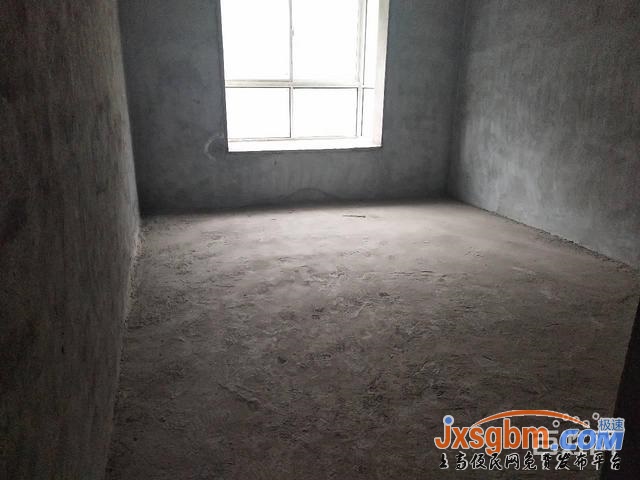 上高帝景豪庭三樓普裝毛坯三房地面車庫26平三證按揭