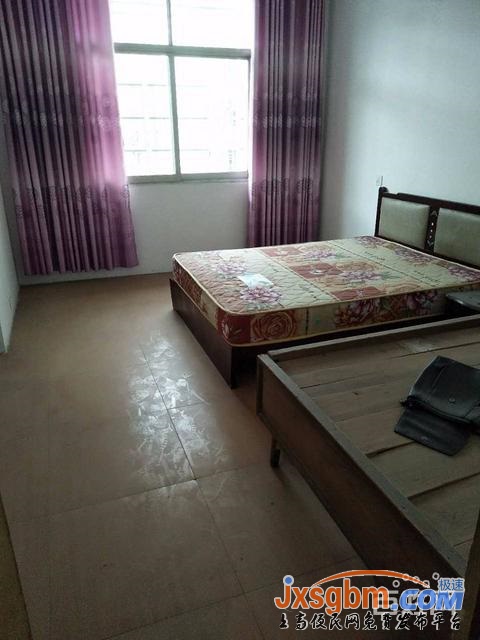 上高商城南路5樓三房有床熱水器窗簾裝了防盜窗光線好