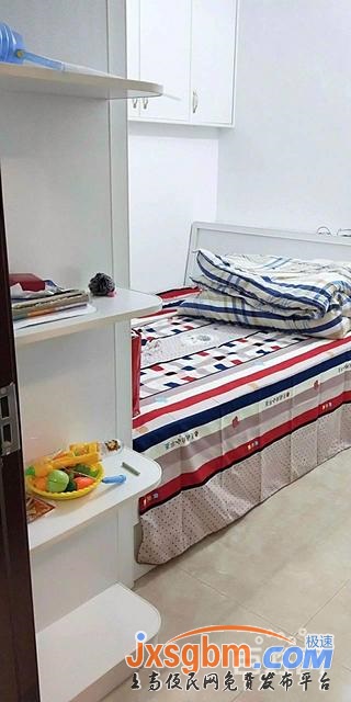 上高三中附近4樓三房精裝僅住一年地下室5平送家私用燃氣