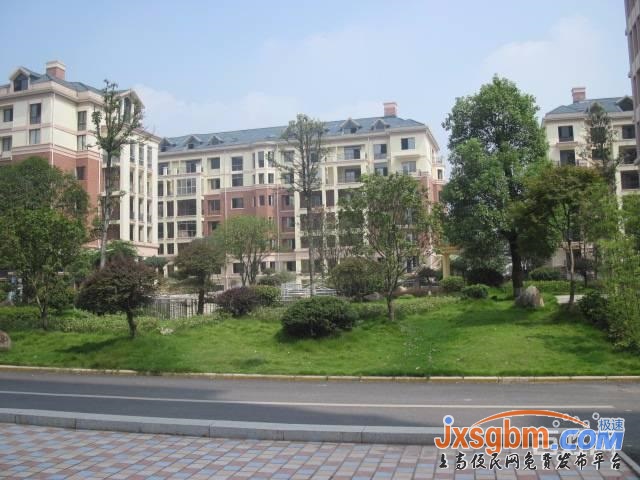 上高錦都圣地雅閣毛坯頂樓送閣樓地下室13平三證可按揭