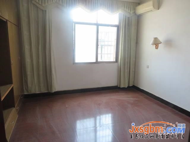 上高四中附近普裝三房邊間地下室6平三證商品房可按揭