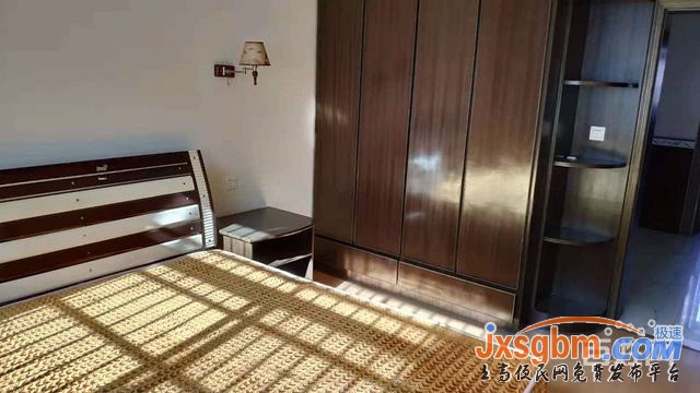 上高四中附近精裝3樓三房兩衛戶型陽光好帶露臺有柴棚