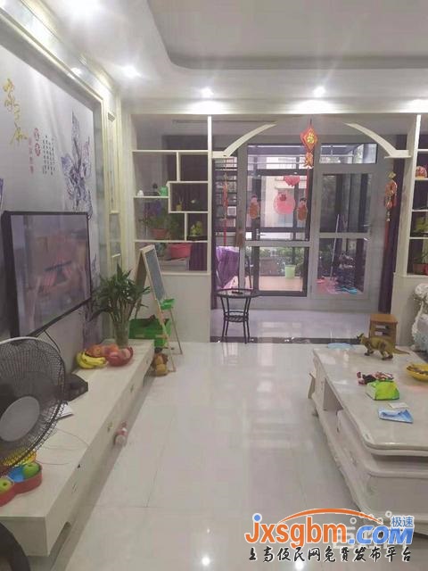 上高金領國際精裝22萬花園七十平證件已出地下室十平