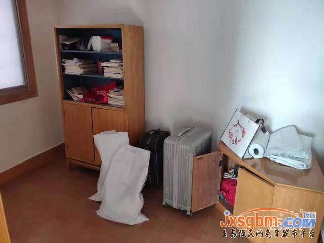 上高街心三房普裝邊間帶地下室三證包過戶有地下室按揭