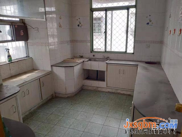 上高長途車站附近二樓三室配家具家電(兩空調三床)