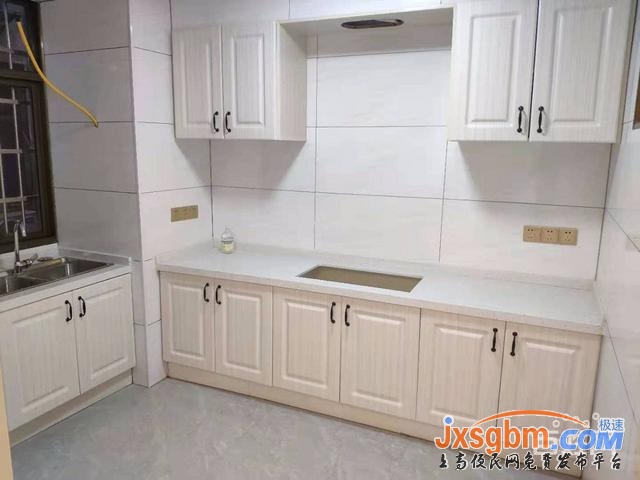 上高學園路三樓三房新裝修送新家具讀書近證件齊全可按揭