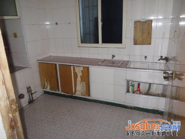 上高建設北路二樓大三室兩衛無暗間證件全包過戶可按揭