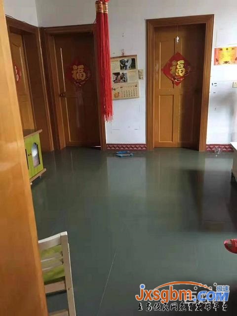 上高錦江大道三樓三室邊間普裝地下室10平三證可按揭