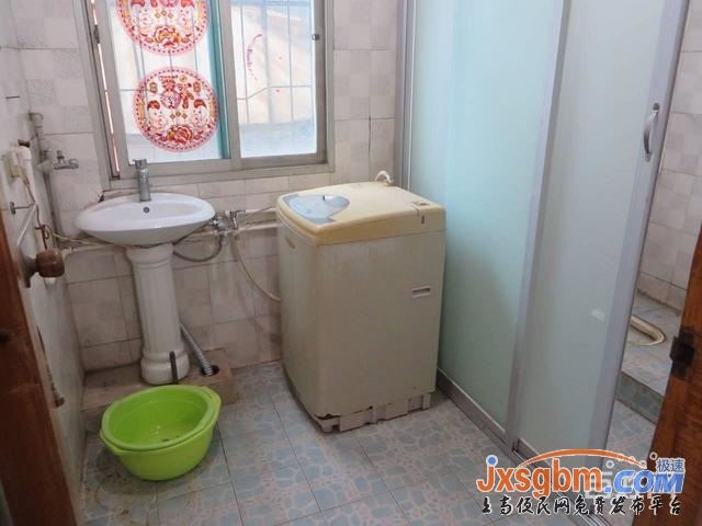 上高四中旁邊3樓翻新裝修三室家具家電全配用天燃氣