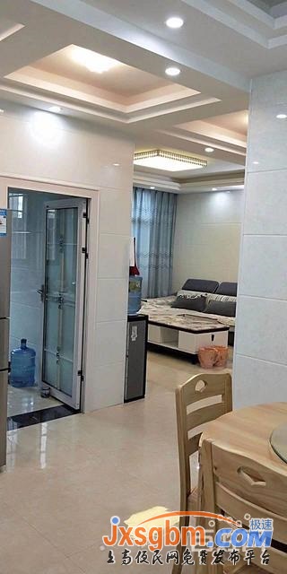 上高三中附近4樓三房精裝僅住一年地下室5平送家私用燃氣