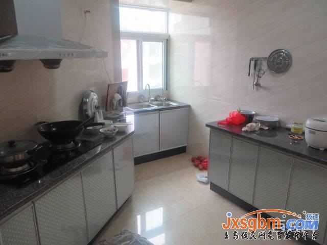 上高新城區四樓精裝修三樓家具家電全配兩空調讀書近