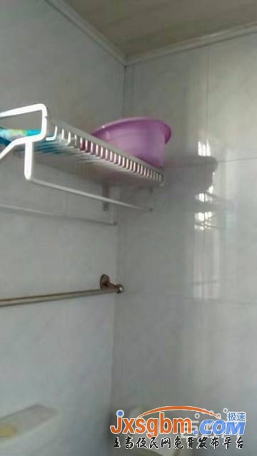 上高朗潤超市對面清爽裝修送家具家電有地下室四中對面