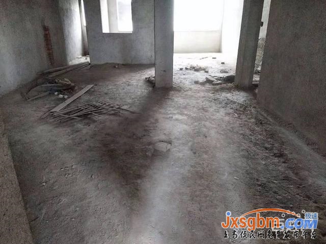 上高新城區萬家毛坯三房帶車庫18萬地段好陽光充足