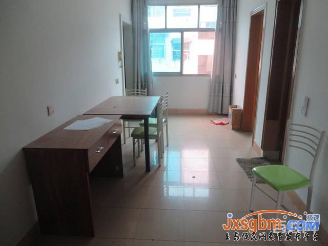 上高交通路5樓普裝送家私兩房證件齊全可按揭37萬包過戶