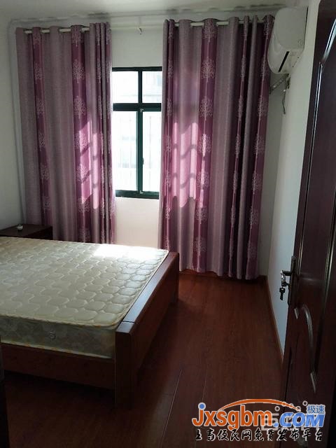 上高新城小區電梯三房精裝家私全配(四空調三床)