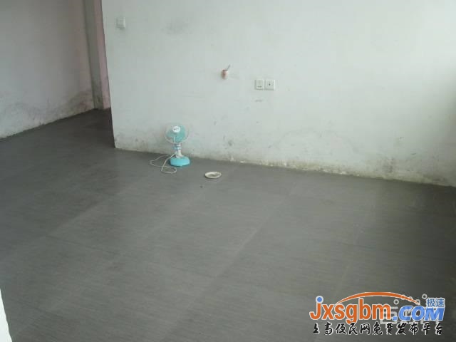 上高步行街小戶配床熱水器可做飯2800元/年隨時看房