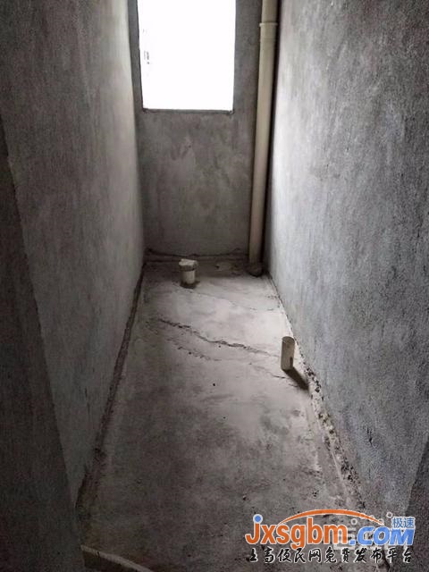 上高新城區萬家毛坯三房帶車庫18萬地段好陽光充足