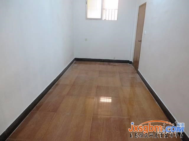 上高建設南路馬路邊二樓135平空房適合辦公