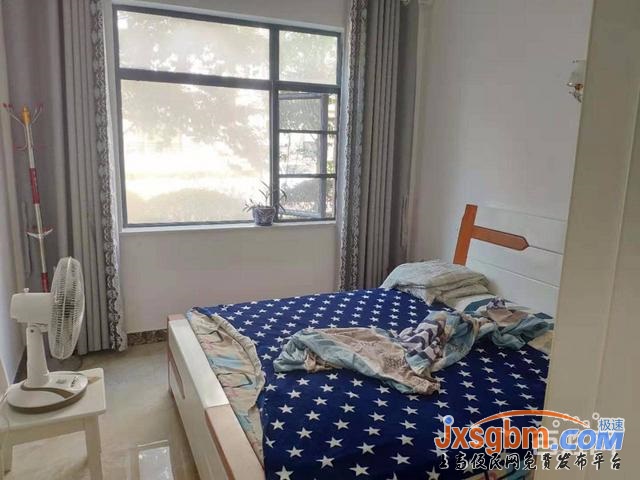 上高花園裝修僅住半年四房兩衛帶車位及地下室送家具家電