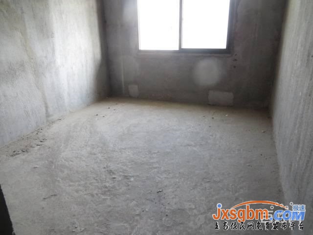 上高世紀豪庭好樓層毛坯三房帶車庫證件滿5年可按揭