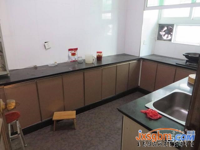 上高錦園小區普裝2樓三房帶車庫36平證件齊全可按揭