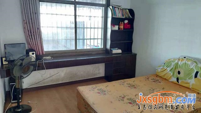 上高四中附近精裝3樓三房兩衛戶型陽光好帶露臺有柴棚