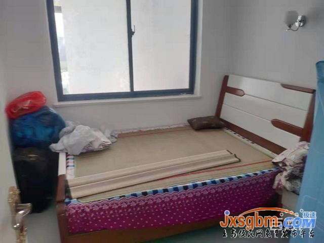 上高花園裝修僅住半年四房兩衛帶車位及地下室送家具家電