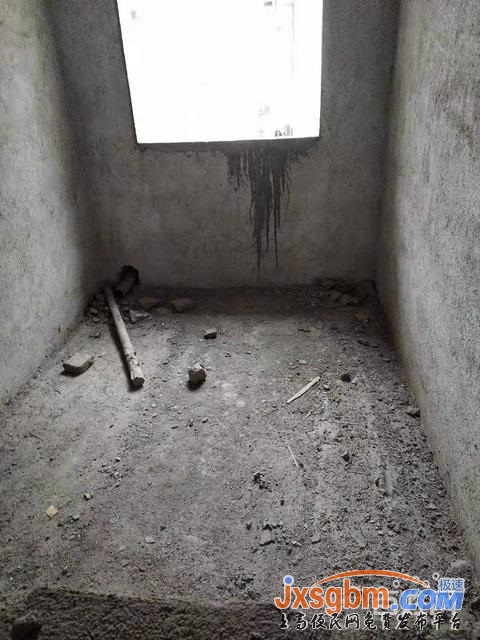 上高新城區萬家毛坯三房帶車庫18萬地段好陽光充足