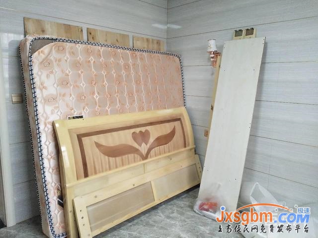 上高新城區電梯房精裝兩室全配兩空調兩床帶車庫首次租