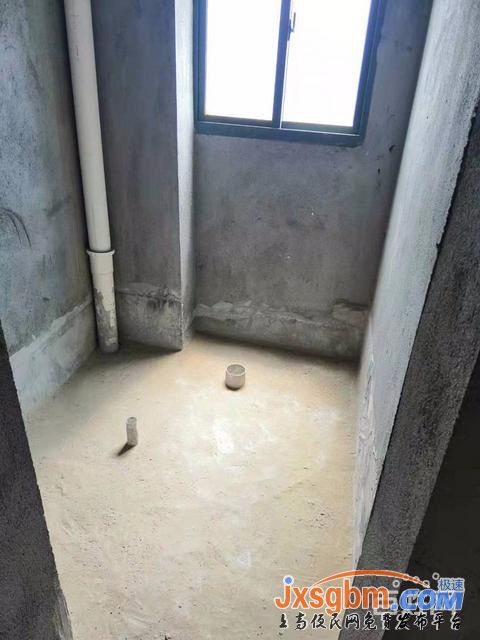 上高世紀豪庭好樓層毛坯三房帶車庫三證滿2年廣場旁急