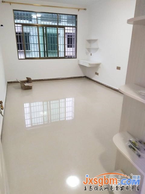 上高大公館旁新裝修未入住三房兩衛帶兩個地面車庫