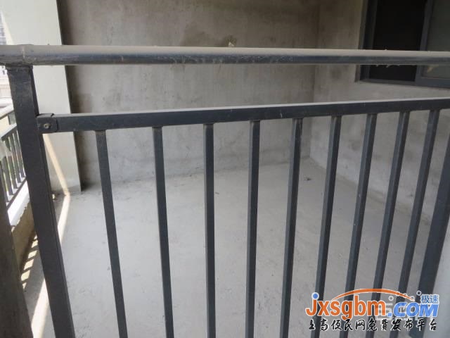 上高錦江豪庭中間層毛坯三房有贈送帶車庫三證可按揭