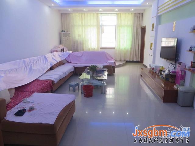 上高步行街4樓清爽裝修三房帶地下室送家私三證可按揭