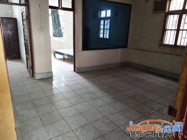 上高水果街第一排3樓有床一張光線好出行方便急租