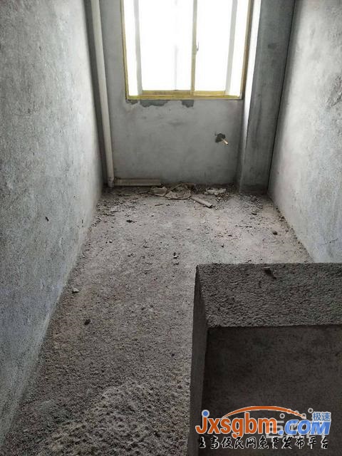 上高鏡山小學旁4樓毛坯三房證件齊全49萬包過戶