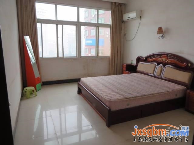 上高錦園小區三房家具家電全配可停車近新城區隨時看