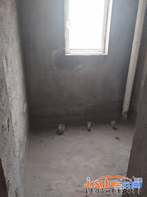 上高帝景豪庭三樓普裝毛坯三房地面車庫26平三證按揭