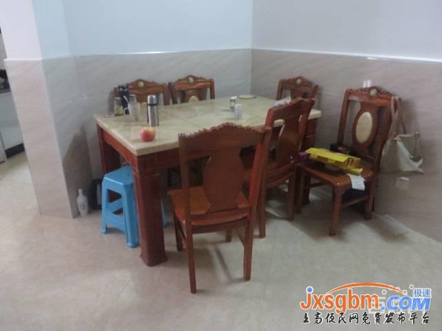 上高新城區四樓精裝修三樓家具家電全配兩空調讀書近