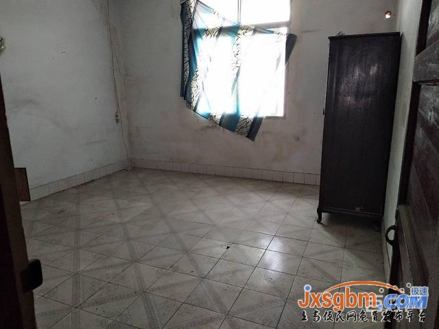 上高水果街第一排3樓有床一張光線好出行方便急租