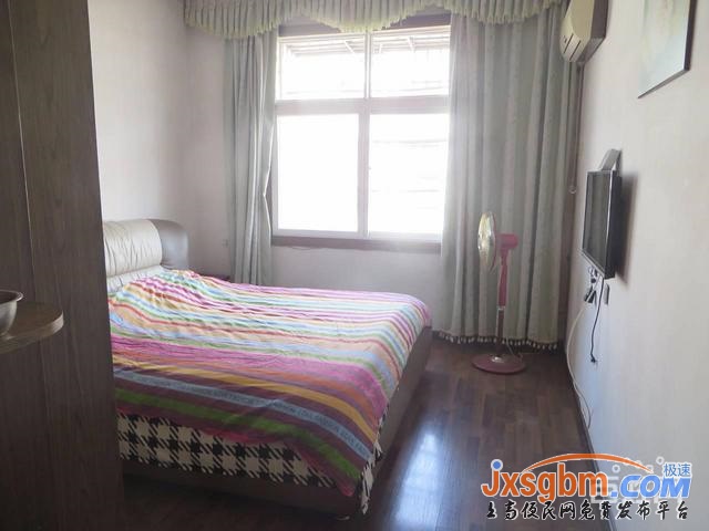 上高蘭家大道4樓三室兩衛家私全配四空調三床雙開門冰箱