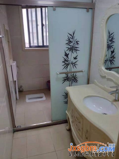 上高花園樓梯房三樓精裝四房帶中央空調三證滿2年柴棚10平