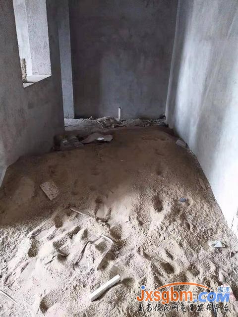 上高新城區萬家毛坯三房帶車庫18萬地段好陽光充足