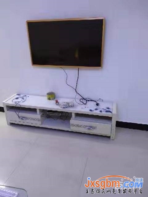 上高歐陸名居電梯江景三房配家具家電用天燃氣