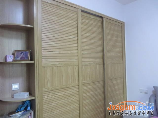 上高新城區四樓精裝修三樓家具家電全配兩空調讀書近